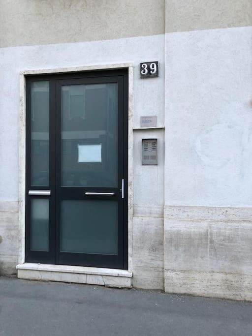 Bilocale In Bande Nere-Metro Rossa Duomo Apartment Milano Ngoại thất bức ảnh